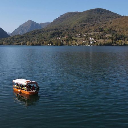 Rusticna Kuca Crvena Stena U Blizini Kucice Na Drini Bajina Basta Luaran gambar