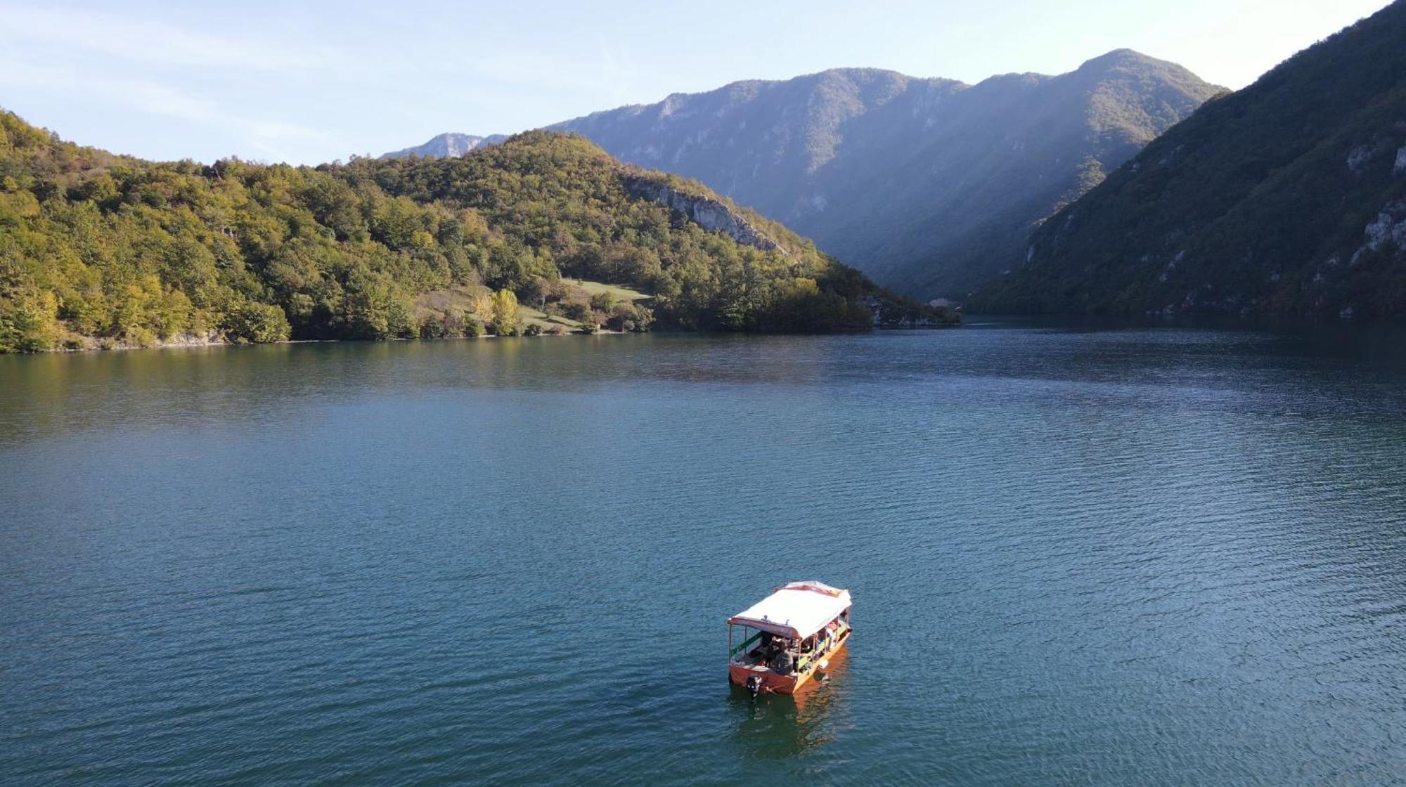 Rusticna Kuca Crvena Stena U Blizini Kucice Na Drini Bajina Basta Luaran gambar